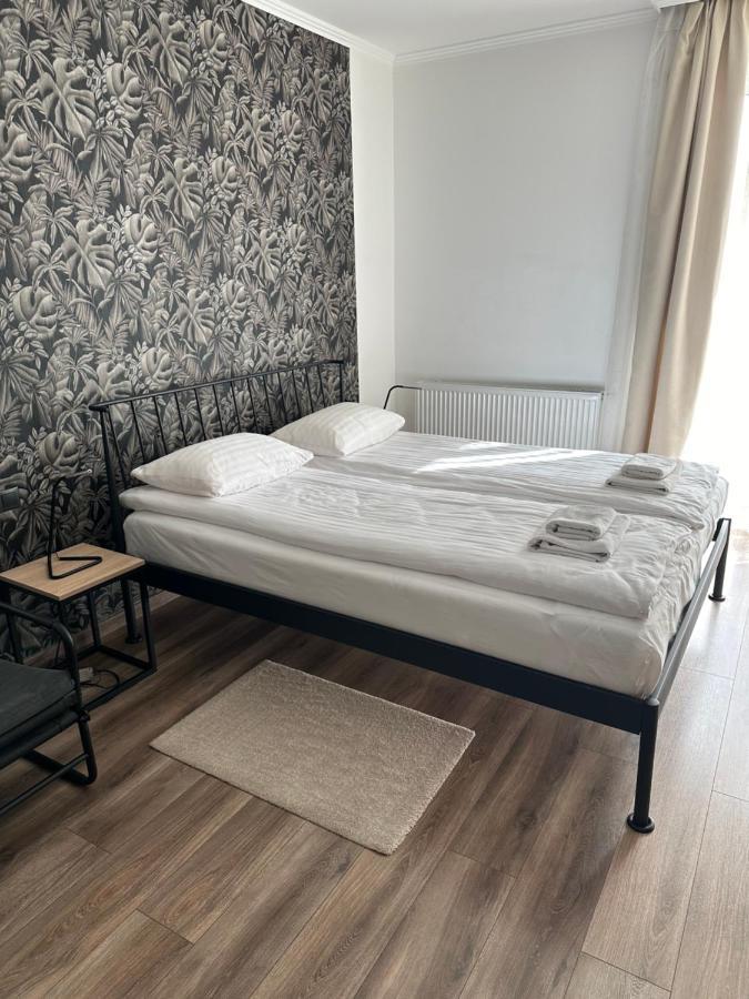 Lovely Studio At Heart Of The Budapest Apartment Exterior photo